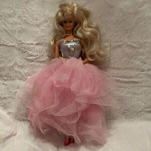 VINTAGE 1991 SPARKLE EYES PRETTIEST EVER BARBIE # 2482 MATTEL